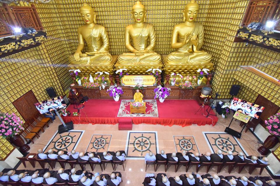 Lễ xuất gia - Ngày tu đầu tiên khóa tu &quot; Xuất gia gieo duyên kỳ 4 và khóa tu Thiền tứ niệm xứ kỳ 25 &quot;