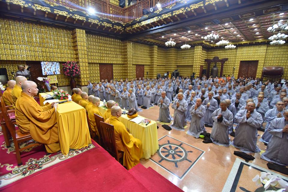 Lễ xuất gia - Ngày tu đầu tiên khóa tu &quot; Xuất gia gieo duyên kỳ 4 và khóa tu Thiền tứ niệm xứ kỳ 25 &quot;