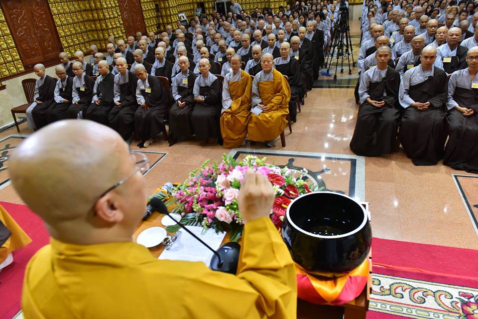 Lễ xuất gia - Ngày tu đầu tiên khóa tu &quot; Xuất gia gieo duyên kỳ 4 và khóa tu Thiền tứ niệm xứ kỳ 25 &quot;