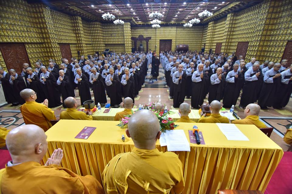 Lễ xuất gia - Ngày tu đầu tiên khóa tu &quot; Xuất gia gieo duyên kỳ 4 và khóa tu Thiền tứ niệm xứ kỳ 25 &quot;