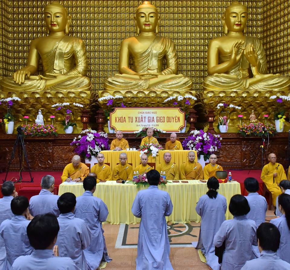 Lễ xuất gia - Ngày tu đầu tiên khóa tu &quot; Xuất gia gieo duyên kỳ 4 và khóa tu Thiền tứ niệm xứ kỳ 25 &quot;