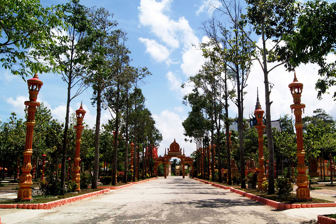 Ngôi chùa có kiến trúc Angkor ở Bạc Liêu