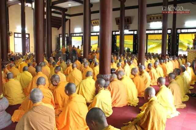 TT-Huế: Chư Tăng Tự tứ, cử hành pháp hội Vu lan bồn