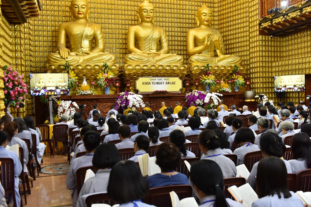 Chùa Giác Ngộ: Khoá tu Ngày An Lạc &amp; Tuổi Trẻ Hướng Phật - lần thứ 47 (24/06/2018) Vấn đáp Phật pháp - TT. Thích Nhật Từ