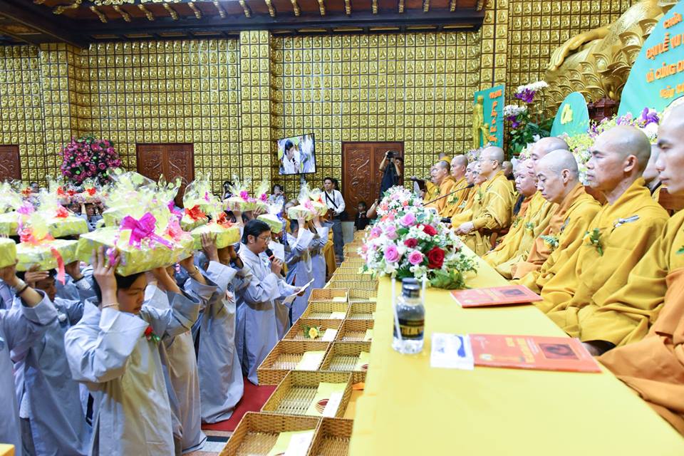 Đại lễ Vu Lan và cúng dường pháp y chùa Giác Ngộ (24-08-2018)