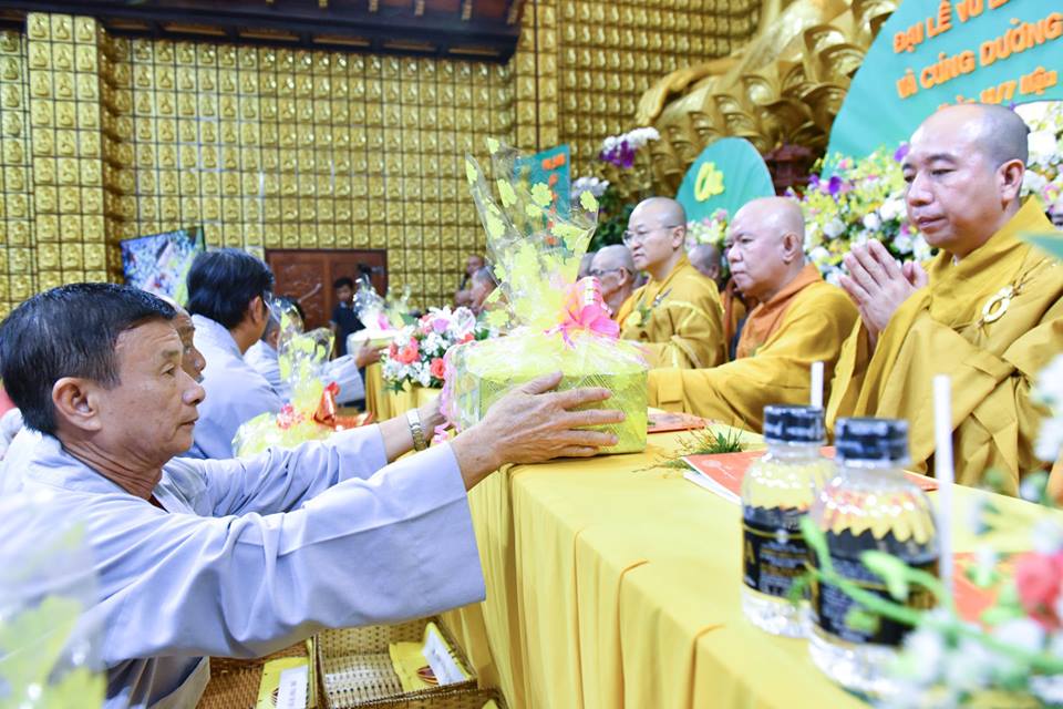 Đại lễ Vu Lan và cúng dường pháp y chùa Giác Ngộ (24-08-2018)
