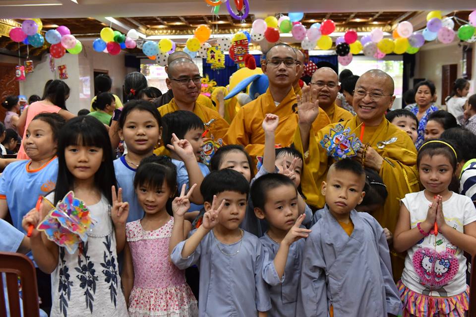 Đêm hội trăng rằm - Tết Trung Thu tại chùa Giác Ngộ với chủ đề: &quot; Trung Thu Yêu Thương&quot; (24/09/2018)