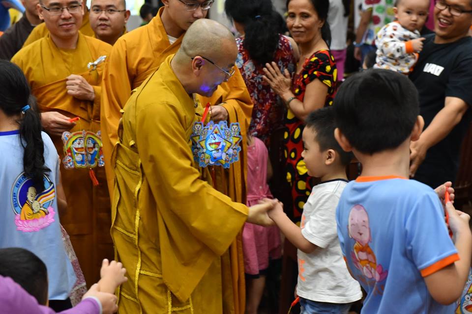 Đêm hội trăng rằm - Tết Trung Thu tại chùa Giác Ngộ với chủ đề: &quot; Trung Thu Yêu Thương&quot; (24/09/2018)