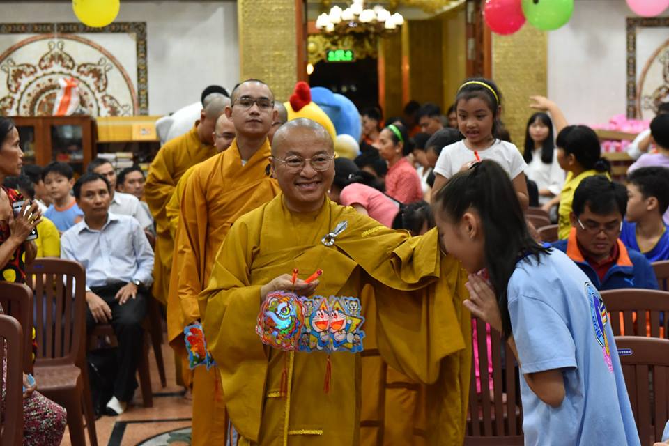 Đêm hội trăng rằm - Tết Trung Thu tại chùa Giác Ngộ với chủ đề: &quot; Trung Thu Yêu Thương&quot; (24/09/2018)
