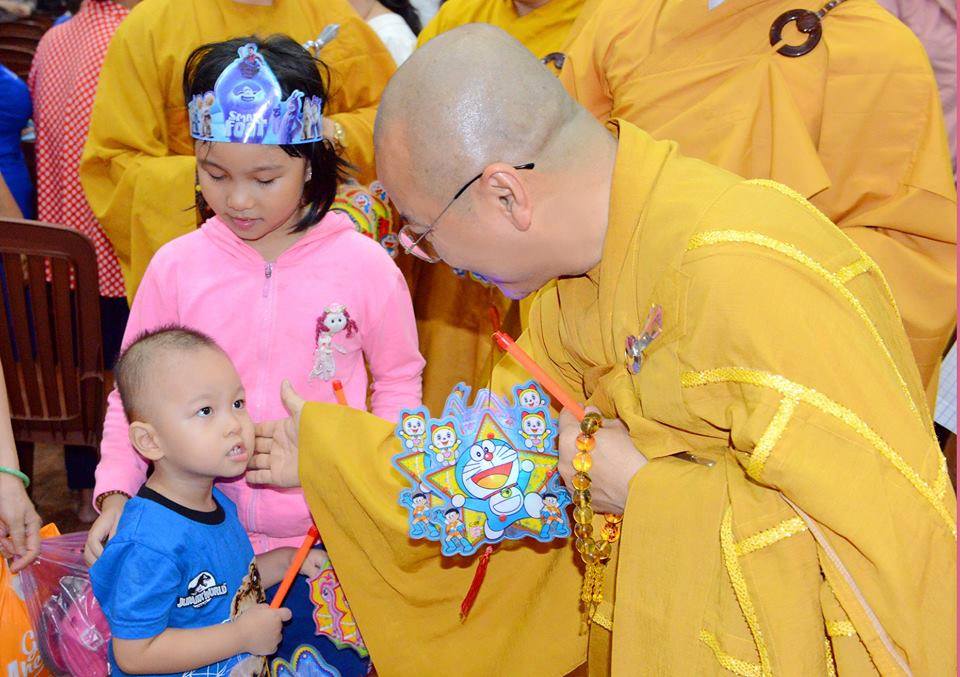 Đêm hội trăng rằm - Tết Trung Thu tại chùa Giác Ngộ với chủ đề: &quot; Trung Thu Yêu Thương&quot; (24/09/2018)