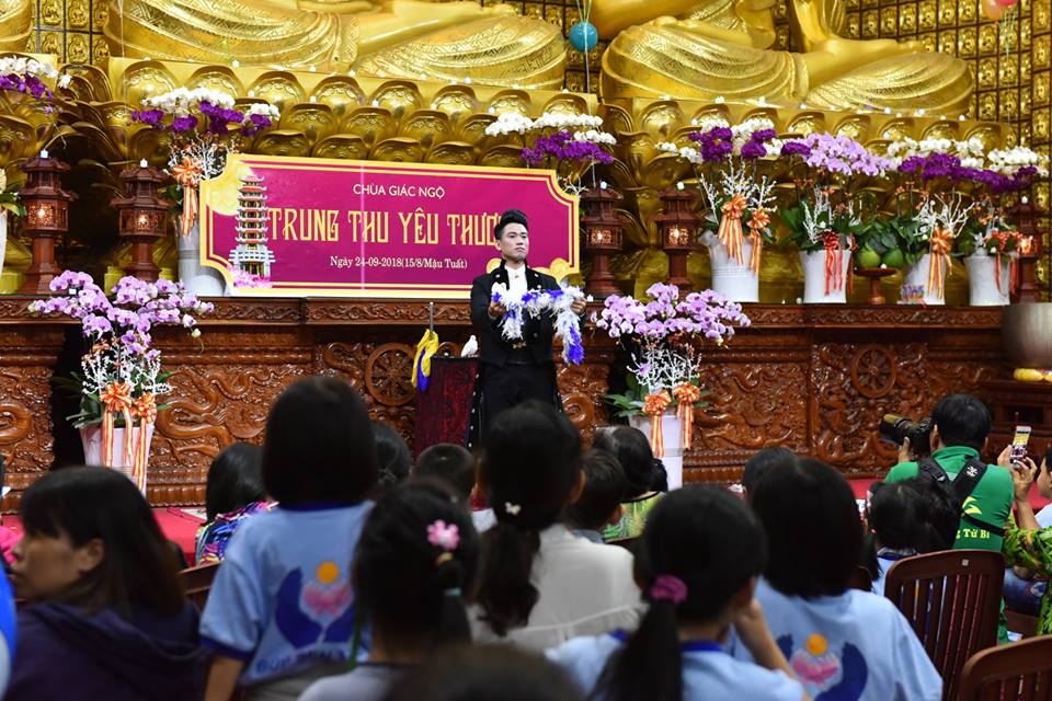 Đêm hội trăng rằm - Tết Trung Thu tại chùa Giác Ngộ với chủ đề: &quot; Trung Thu Yêu Thương&quot; (24/09/2018)