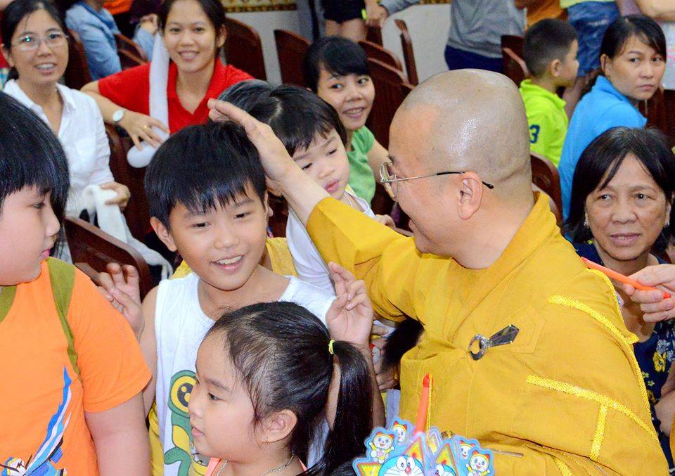 Đêm hội trăng rằm - Tết Trung Thu tại chùa Giác Ngộ với chủ đề: &quot; Trung Thu Yêu Thương&quot; (24/09/2018)