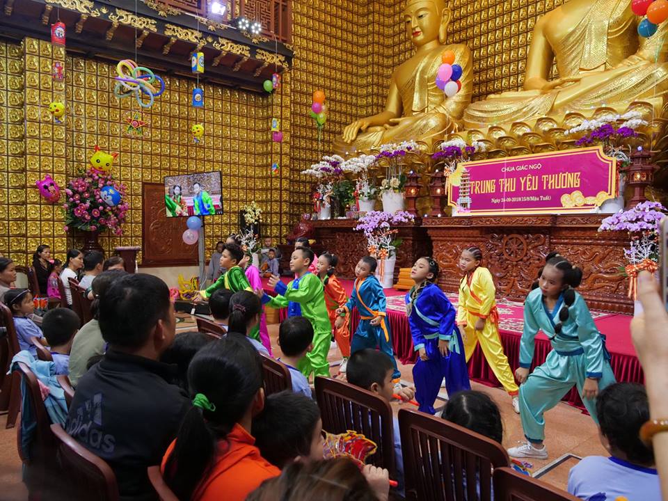 Đêm hội trăng rằm - Tết Trung Thu tại chùa Giác Ngộ với chủ đề: &quot; Trung Thu Yêu Thương&quot; (24/09/2018)