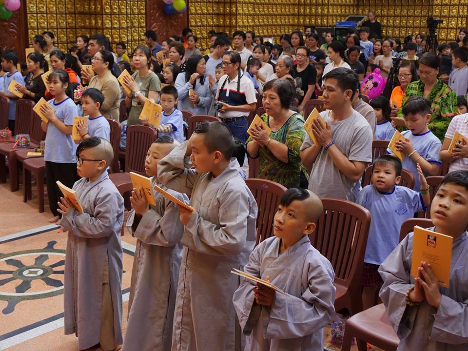 Đêm hội trăng rằm - Tết Trung Thu tại chùa Giác Ngộ với chủ đề: &quot; Trung Thu Yêu Thương&quot; (24/09/2018)