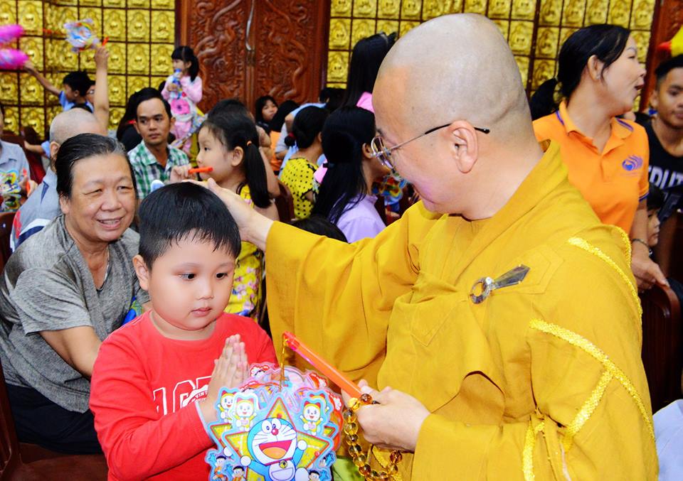 Đêm hội trăng rằm - Tết Trung Thu tại chùa Giác Ngộ với chủ đề: &quot; Trung Thu Yêu Thương&quot; (24/09/2018)