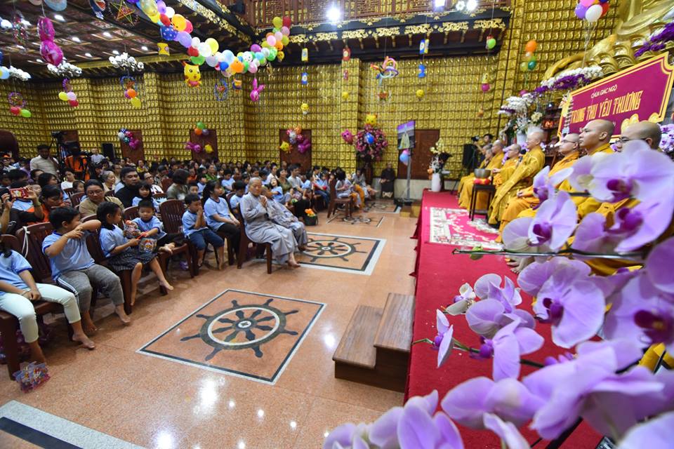 Đêm hội trăng rằm - Tết Trung Thu tại chùa Giác Ngộ với chủ đề: &quot; Trung Thu Yêu Thương&quot; (24/09/2018)