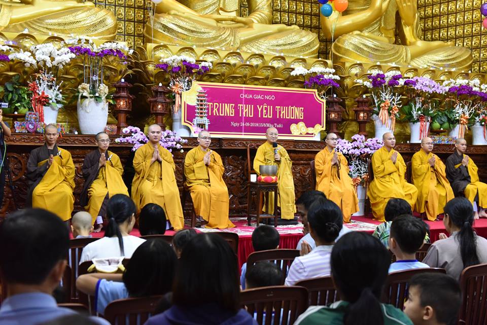 Đêm hội trăng rằm - Tết Trung Thu tại chùa Giác Ngộ với chủ đề: &quot; Trung Thu Yêu Thương&quot; (24/09/2018)