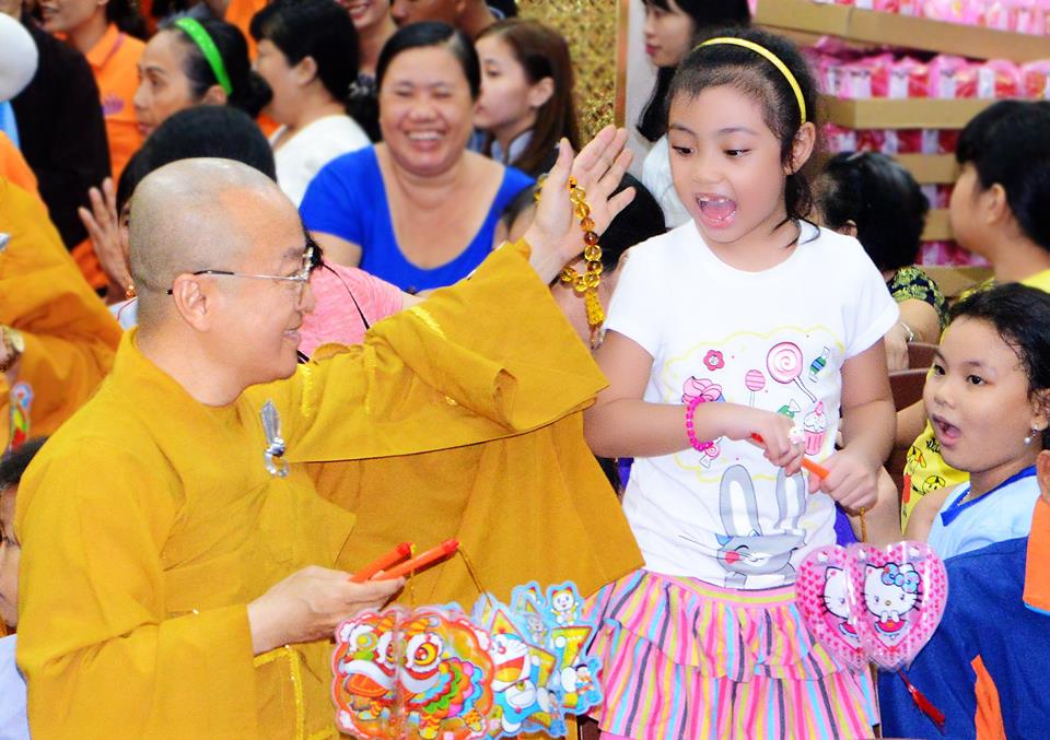 Đêm hội trăng rằm - Tết Trung Thu tại chùa Giác Ngộ với chủ đề: &quot; Trung Thu Yêu Thương&quot; (24/09/2018)