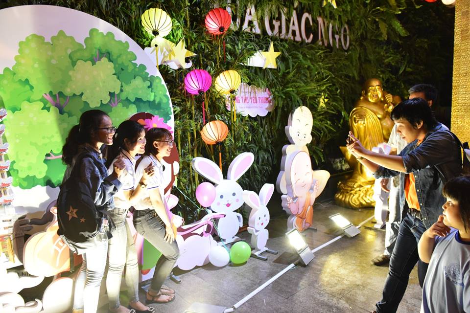 Đêm hội trăng rằm - Tết Trung Thu tại chùa Giác Ngộ với chủ đề: &quot; Trung Thu Yêu Thương&quot; (24/09/2018)