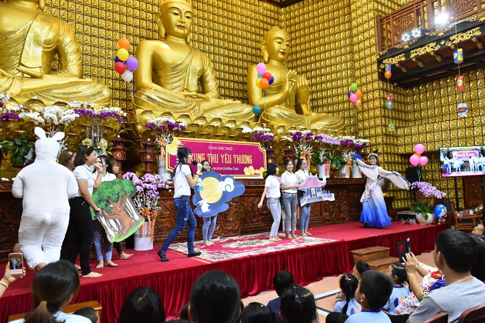 Đêm hội trăng rằm - Tết Trung Thu tại chùa Giác Ngộ với chủ đề: &quot; Trung Thu Yêu Thương&quot; (24/09/2018)