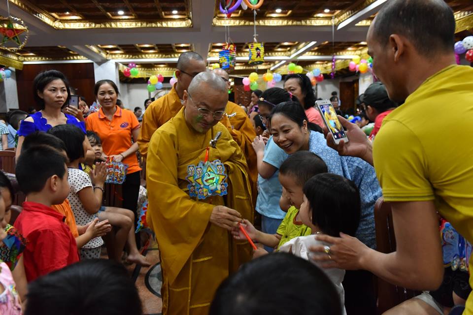Đêm hội trăng rằm - Tết Trung Thu tại chùa Giác Ngộ với chủ đề: &quot; Trung Thu Yêu Thương&quot; (24/09/2018)