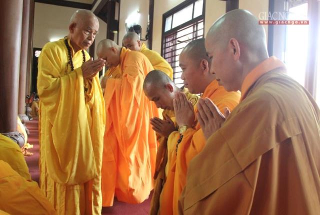 TT-Huế: Chư Tăng Tự tứ, cử hành pháp hội Vu lan bồn