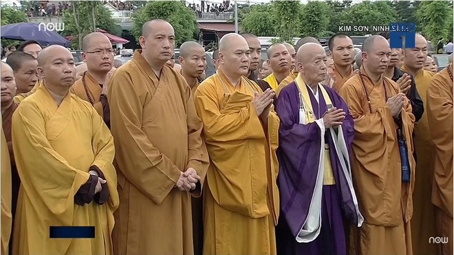 Một số nghi lễ Phật giáo tại lễ an táng Chủ tịch nước Trần Đại Quang tại quê nhà