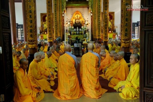TT-Huế: Chư Tăng Tự tứ, cử hành pháp hội Vu lan bồn