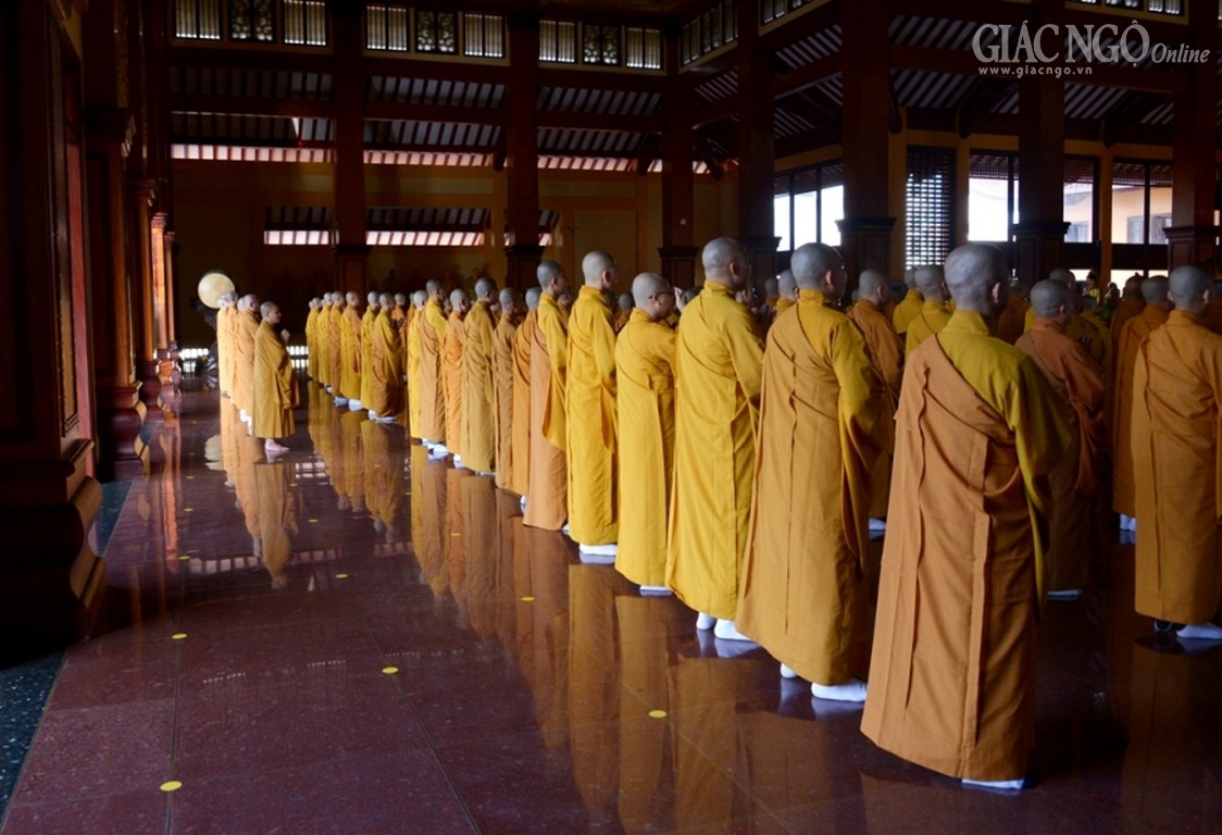 TP. HCM: Chư Tăng bố-tát, thính giới tại VNQT