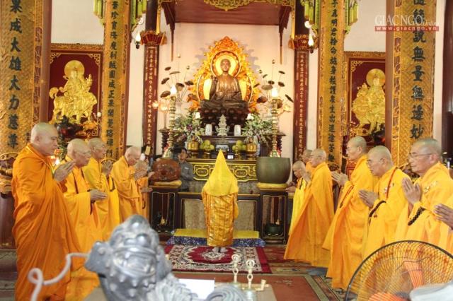 TT-Huế: Chư Tăng Tự tứ, cử hành pháp hội Vu lan bồn