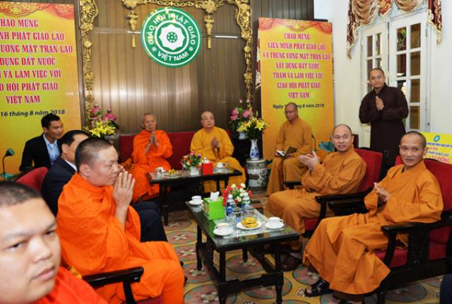 Đoàn Liên minh Phật giáo Lào thăm và làm việc với GHPGVN