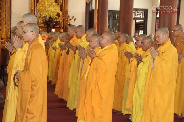 TT-Huế: Chư Tăng Tự tứ, cử hành pháp hội Vu lan bồn