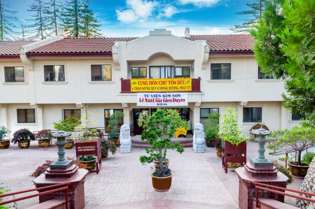 Tu viện Kim Sơn,California (Hoa Kỳ) trang nghiêm tổ chức lễ xuất gia gieo duyên 2018