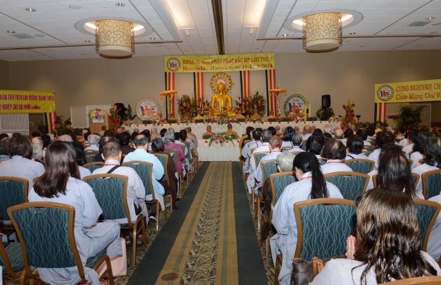 Khai Mạc Khóa Tu Học Phật Pháp Bắc Mỹ Lần 8  Tại Thành Phố Honolulu Xinh Đẹp