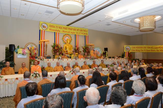 Khai Mạc Khóa Tu Học Phật Pháp Bắc Mỹ Lần 8  Tại Thành Phố Honolulu Xinh Đẹp