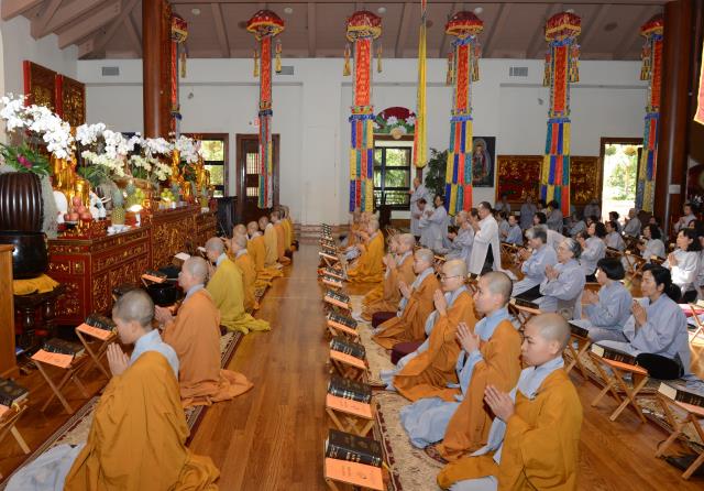 Trang nghiêm lễ an vị tôn tượng Bồ Tát Quán Thế Âm và Bồ Tát Di Lặc tại chùa Đức Viên,San Jose (Hoa Kỳ)