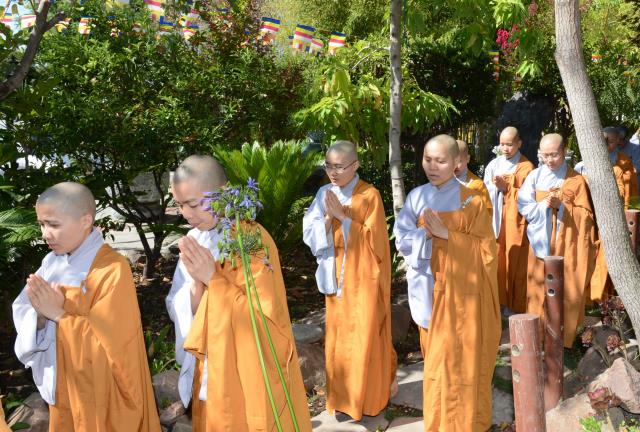 Trang nghiêm lễ an vị tôn tượng Bồ Tát Quán Thế Âm và Bồ Tát Di Lặc tại chùa Đức Viên,San Jose (Hoa Kỳ)