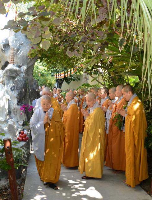 Trang nghiêm lễ an vị tôn tượng Bồ Tát Quán Thế Âm và Bồ Tát Di Lặc tại chùa Đức Viên,San Jose (Hoa Kỳ)