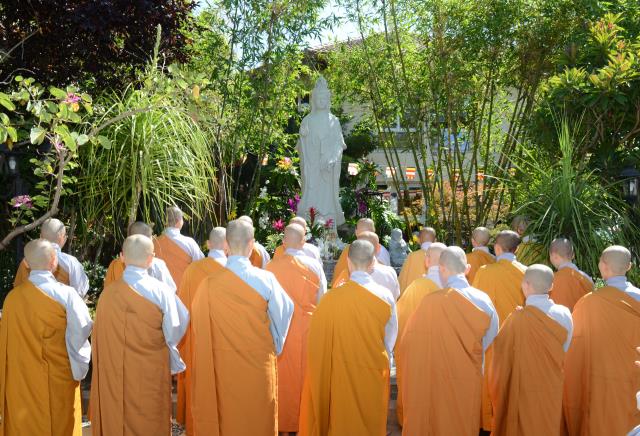 Trang nghiêm lễ an vị tôn tượng Bồ Tát Quán Thế Âm và Bồ Tát Di Lặc tại chùa Đức Viên,San Jose (Hoa Kỳ)