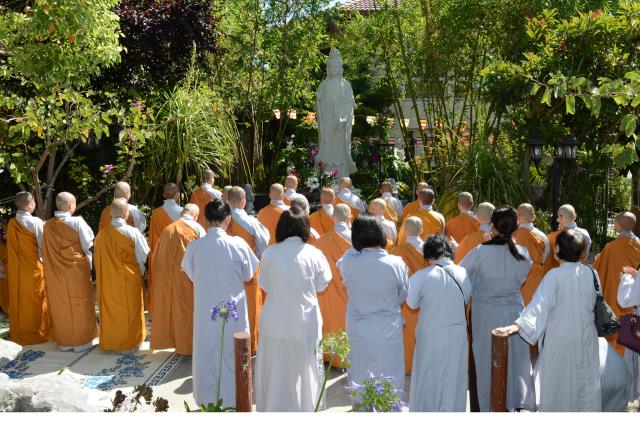 Trang nghiêm lễ an vị tôn tượng Bồ Tát Quán Thế Âm và Bồ Tát Di Lặc tại chùa Đức Viên,San Jose (Hoa Kỳ)