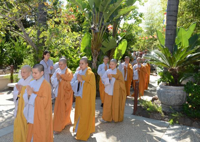 Trang nghiêm lễ an vị tôn tượng Bồ Tát Quán Thế Âm và Bồ Tát Di Lặc tại chùa Đức Viên,San Jose (Hoa Kỳ)