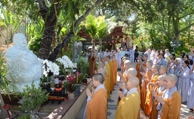 Trang nghiêm lễ an vị tôn tượng Bồ Tát Quán Thế Âm và Bồ Tát Di Lặc tại chùa Đức Viên,San Jose (Hoa Kỳ)