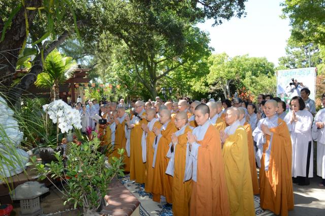 Trang nghiêm lễ an vị tôn tượng Bồ Tát Quán Thế Âm và Bồ Tát Di Lặc tại chùa Đức Viên,San Jose (Hoa Kỳ)