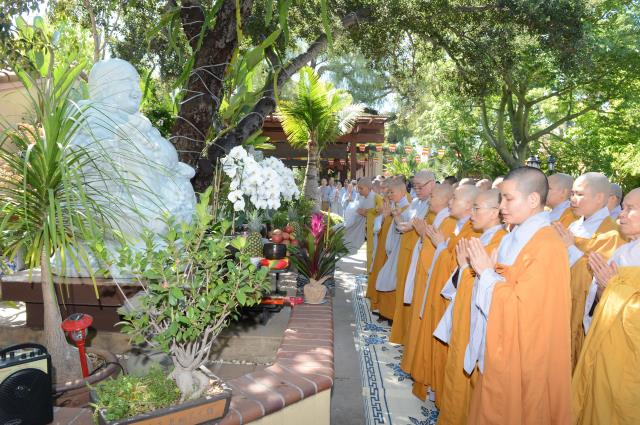 Trang nghiêm lễ an vị tôn tượng Bồ Tát Quán Thế Âm và Bồ Tát Di Lặc tại chùa Đức Viên,San Jose (Hoa Kỳ)