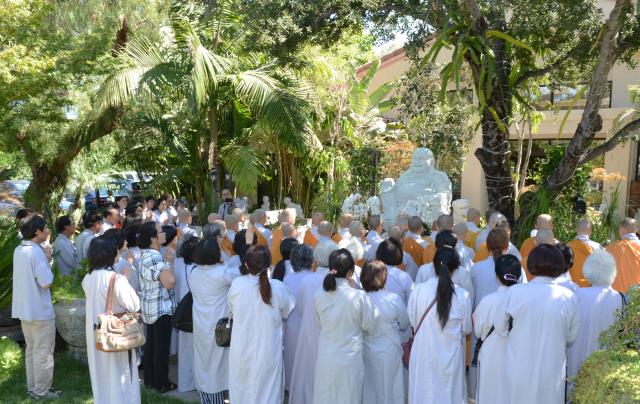 Trang nghiêm lễ an vị tôn tượng Bồ Tát Quán Thế Âm và Bồ Tát Di Lặc tại chùa Đức Viên,San Jose (Hoa Kỳ)