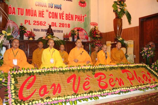 Xúc động đêm thắp nến tri ân tại khóa tu mùa hè “Đức Phật Trong Con” năm 2018