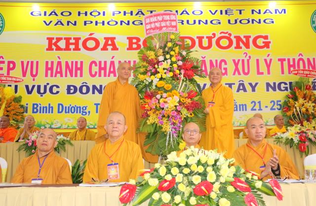 BD: Khai mạc khóa bồi dưỡng nghiệp vụ hành chánh và kỹ năng xử lý thông tin