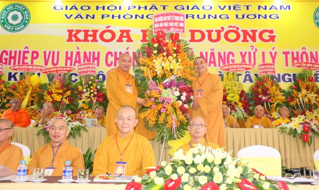 BD: Khai mạc khóa bồi dưỡng nghiệp vụ hành chánh và kỹ năng xử lý thông tin