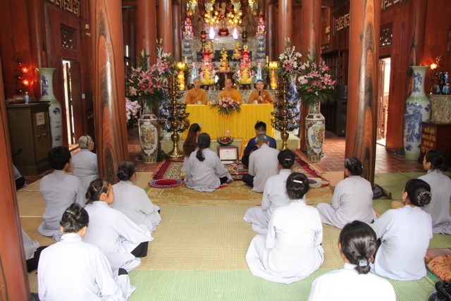 Thái Bình: Hai bạn trẻ hằng thuận tại chùa Từ Xuyên