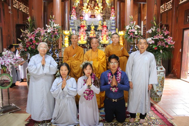 Thái Bình: Hai bạn trẻ hằng thuận tại chùa Từ Xuyên
